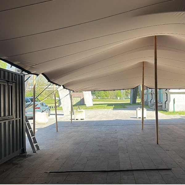 Complete Stretchtent set van 19.5 × 10.5 meter Complete Stretchtent set van 19.5 × 10.5 meter