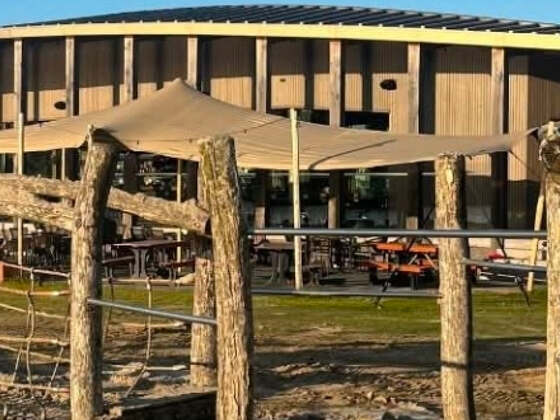 Stretchtent bij een beachclub